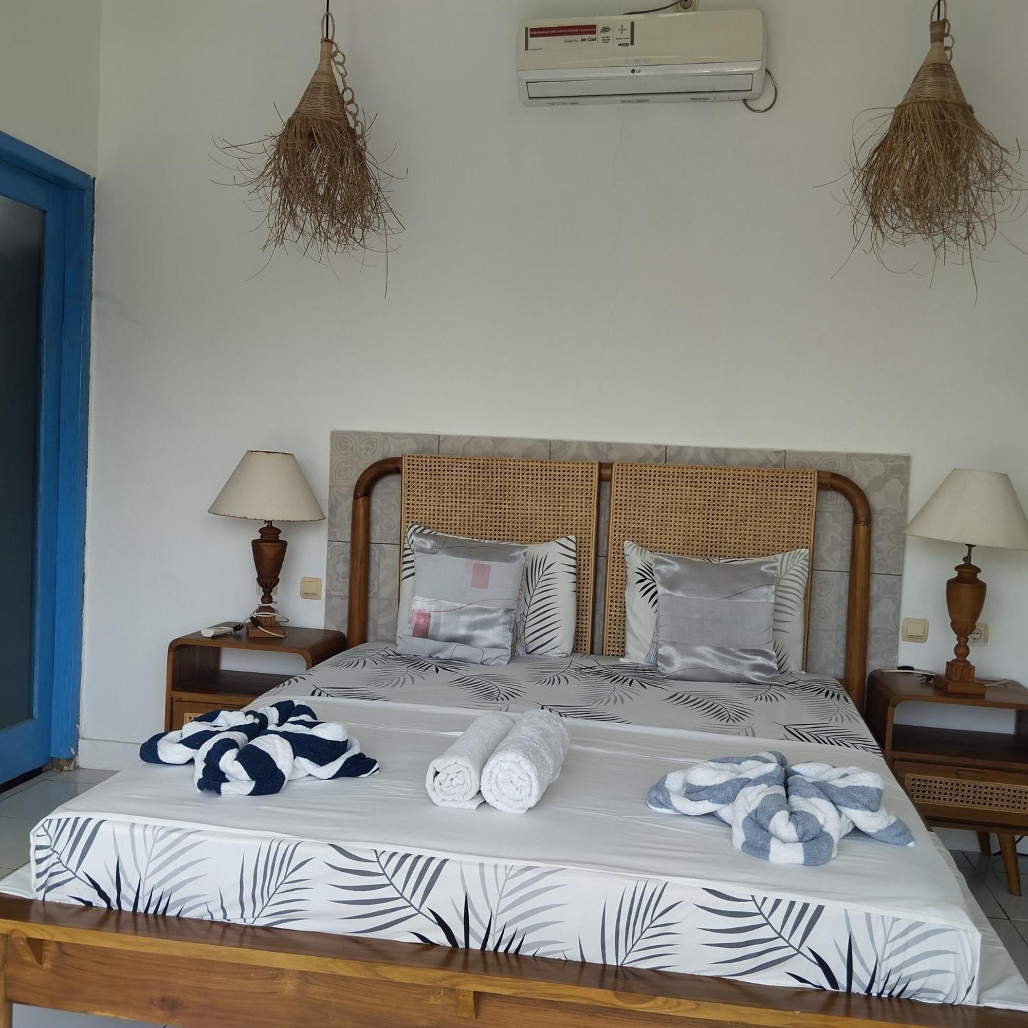 Palm Trees Villas Gili Air Bagian luar foto
