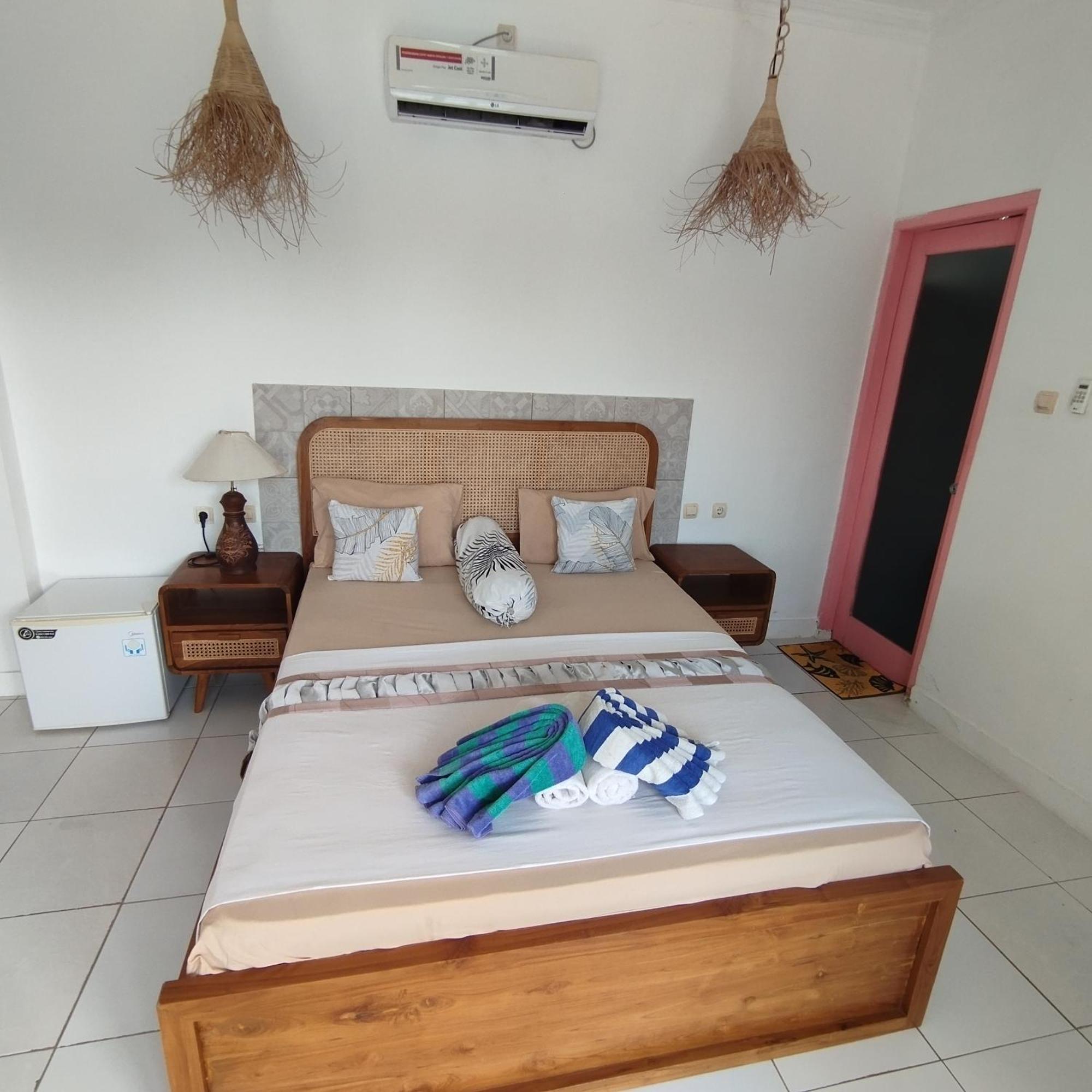 Palm Trees Villas Gili Air Bagian luar foto
